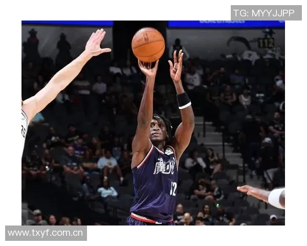 快船半场大胜国王20分保罗助攻如潮大洛三分火力全开小卡表现抢眼